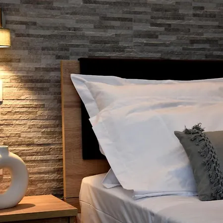 West Coast House 2 Apartman *
