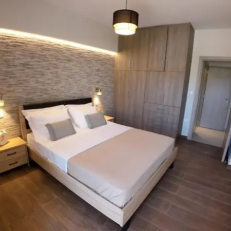 West Coast House 2 *