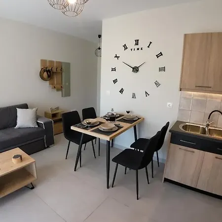 West Coast House 2 * Kárisztosz